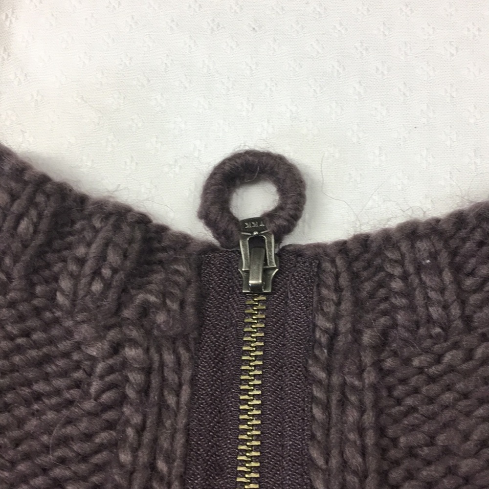 Sweater - Picture 6 of 8